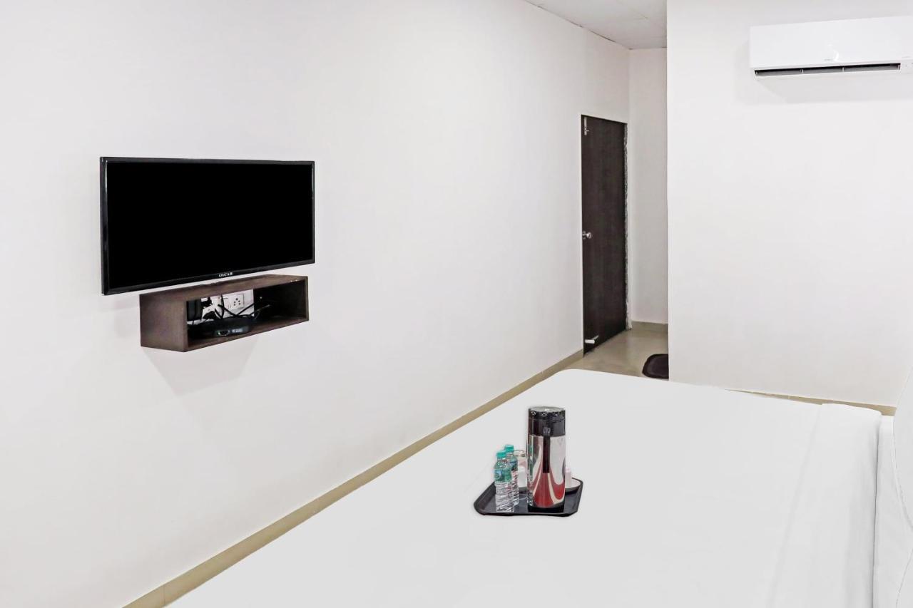Hotel Gokul Solitaire, Surat Bhatha Экстерьер фото