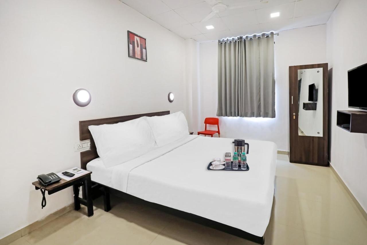 Hotel Gokul Solitaire, Surat Bhatha Экстерьер фото