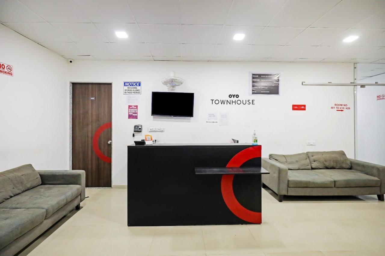Hotel Gokul Solitaire, Surat Bhatha Экстерьер фото