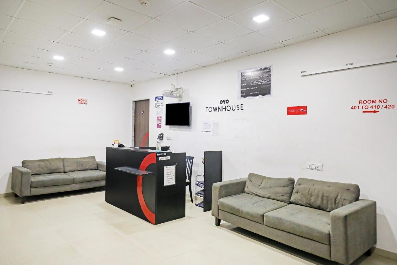 Hotel Gokul Solitaire, Surat Bhatha Экстерьер фото