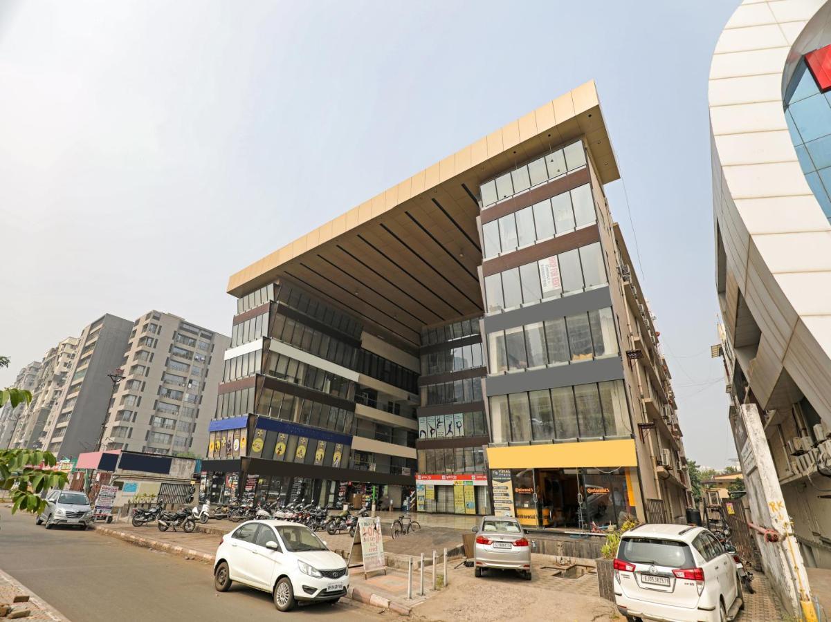 Hotel Gokul Solitaire, Surat Bhatha Экстерьер фото